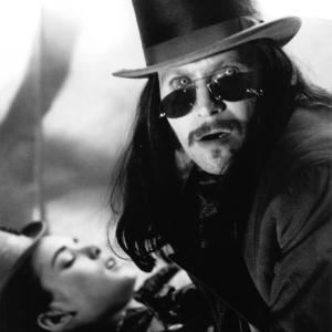 Still of Gary Oldman and Winona Ryder in Dracula (1992)