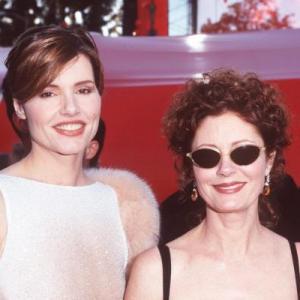 Geena Davis and Susan Sarandon at event of The 70th Annual Academy Awards 1998