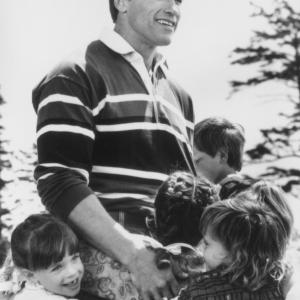 Still of Arnold Schwarzenegger in Kindergarten Cop (1990)