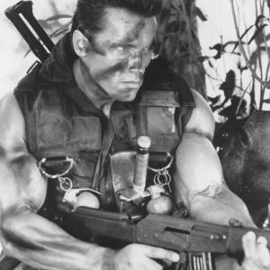 Still of Arnold Schwarzenegger in Komando 1985