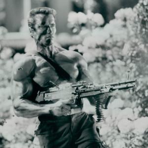 Still of Arnold Schwarzenegger in Komando 1985