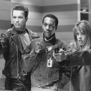 Still of Linda Hamilton Arnold Schwarzenegger and Joe Morton in Terminatorius 2 paskutinio teismo diena 1991
