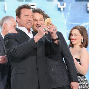 Arnold Schwarzenegger, Jason Clarke and Emilia Clarke at event of Terminator Genisys (2015)