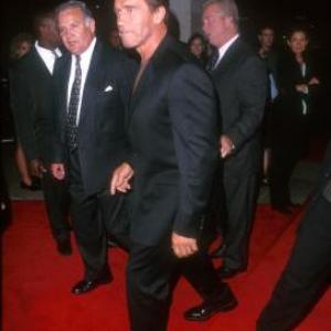 Arnold Schwarzenegger at event of For Love of the Game (1999)