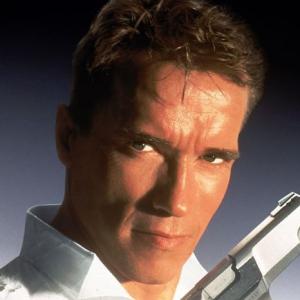 Arnold Schwarzenegger in Melas vardan tiesos 1994