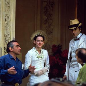 Still of Winona Ryder, Martin Scorsese and Daniel Day-Lewis in The Age of Innocence (1993)