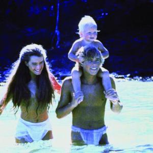 Still of Brooke Shields and Christopher Atkins in The Blue Lagoon 1980