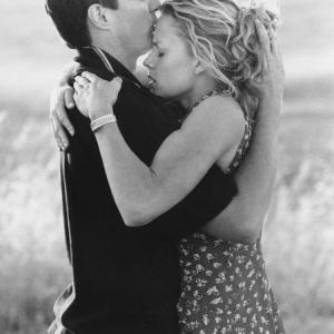 Still of Elisabeth Shue and Kyle MacLachlan in The Trigger Effect (1996)