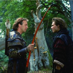 Still of Kevin Costner and Christian Slater in Robin Hood: Prince of Thieves (1991)