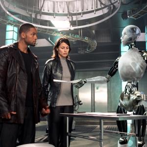 Still of Will Smith, Bridget Moynahan and Joanna Capitano in I, Robot (2004)