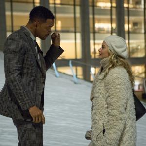 Still of Will Smith and Margot Robbie in Susikaupk (2015)