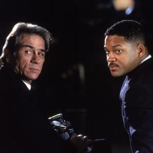 Still of Tommy Lee Jones and Will Smith in Vyrai juodais drabuziais (1997)