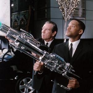 (L. to R.) Agent Kay (Tommy Lee Jones) and his partner Agent Jay (Will Smith) return as members of the highly funded government organization that polices and monitors extra-terrestrial activity on planet Earth