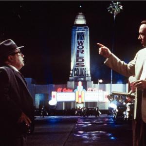 Still of Kevin Spacey and Danny DeVito in Los Andzelas slaptai (1997)