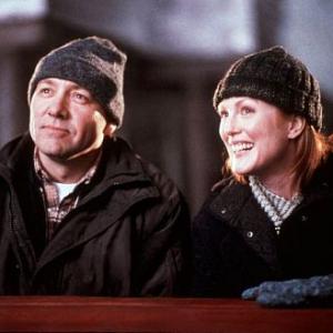 Still of Julianne Moore and Kevin Spacey in The Shipping News (2001)