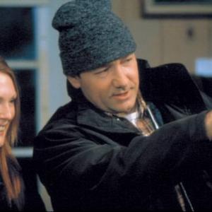 Still of Julianne Moore and Kevin Spacey in The Shipping News 2001