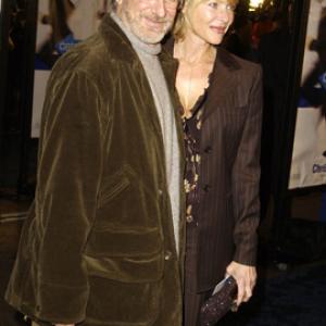 Steven Spielberg and Kate Capshaw at event of Pagauk, jei gali (2002)