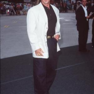 Sylvester Stallone at event of Gelbstint eilini Rajena (1998)