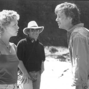 Still of Bill Paxton Charlize Theron and Ron Underwood in Mighty Joe Young 1998