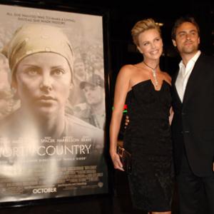 Charlize Theron and Stuart Townsend at event of North Country 2005