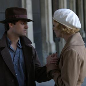 Still of Charlize Theron and Stuart Townsend in Head in the Clouds 2004