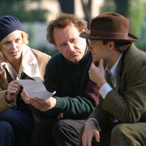 Charlize Theron, John Duigan and Stuart Townsend in Head in the Clouds (2004)