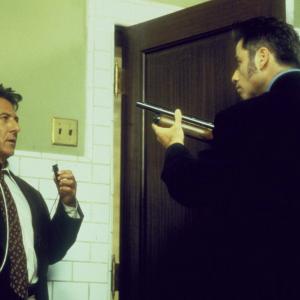 Still of Dustin Hoffman and John Travolta in Mad City (1997)