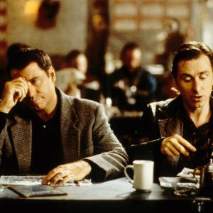 Still of John Travolta and Tim Roth in Lucky Numbers 2000