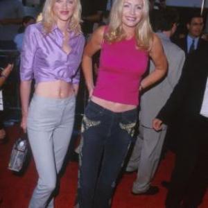 Shannon Tweed and Tracy Tweed at event of Detroit Rock City (1999)