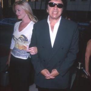 Shannon Tweed and Gene Simmons at event of Tomo Krauno afera 1999