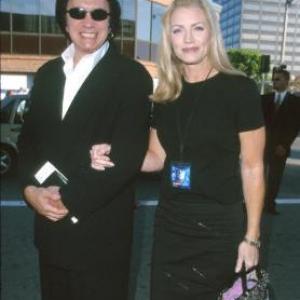 Shannon Tweed and Gene Simmons at event of The General's Daughter (1999)