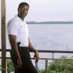 Still of Denzel Washington in Out of Time 2003