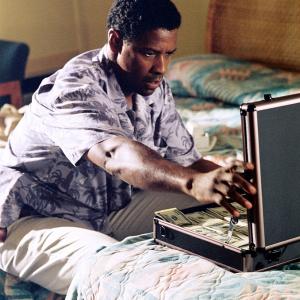 Still of Denzel Washington in Out of Time 2003