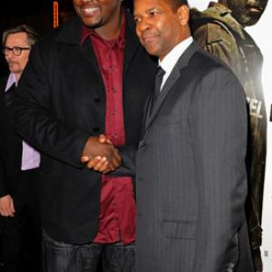Denzel Washington and Quinton Aaron at event of Elijaus knyga 2010