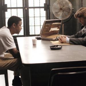 Still of Russell Crowe and Denzel Washington in American Gangster 2007