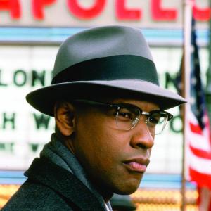Still of Denzel Washington in Malcolm X (1992)