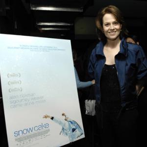 Sigourney Weaver at event of Snow Cake (2006)