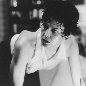 Still of Sigourney Weaver in Death and the Maiden (1994)