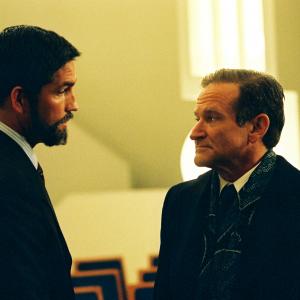 Still of Robin Williams and Jim Caviezel in The Final Cut (2004)