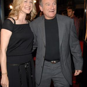 Robin Williams and Laura Linney at event of Man of the Year 2006