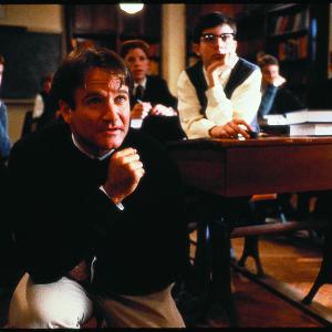Still of Robin Williams in Mirusiu poetu draugija (1989)