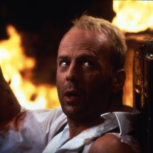 Still of Bruce Willis in Penktasis elementas (1997)