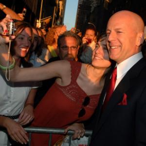 Bruce Willis at event of Kietas riesutelis 4.0 (2007)