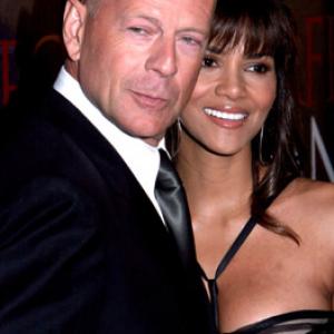 Bruce Willis and Halle Berry at event of Perfect Stranger 2007