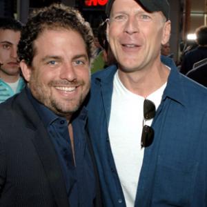 Bruce Willis and Brett Ratner at event of Talladega Nights: The Ballad of Ricky Bobby (2006)