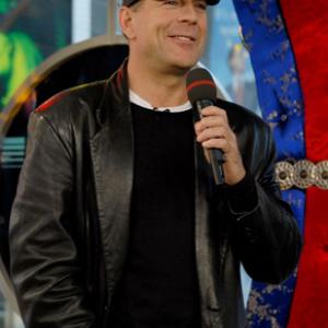 Bruce Willis at event of Total Request Live (1999)