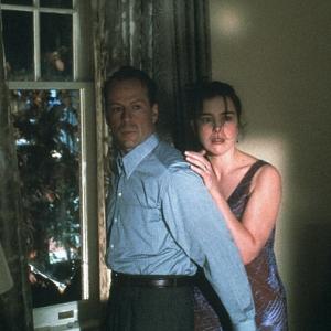 Still of Bruce Willis and Olivia Williams in Sestasis jausmas 1999