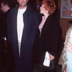 Bruce Willis and Frances Fisher at event of Merkurijaus kodas 1998
