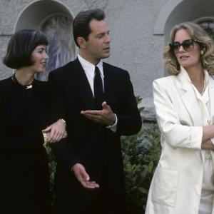 Still of Bruce Willis Dana Delany and Cybill Shepherd in Moonlighting 1985