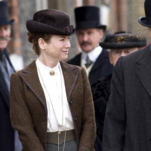 Still of Ewan McGregor and Renée Zellweger in Miss Potter (2006)